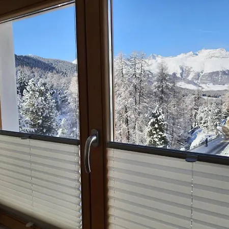 Chesa Vista Mezdi Apartmán